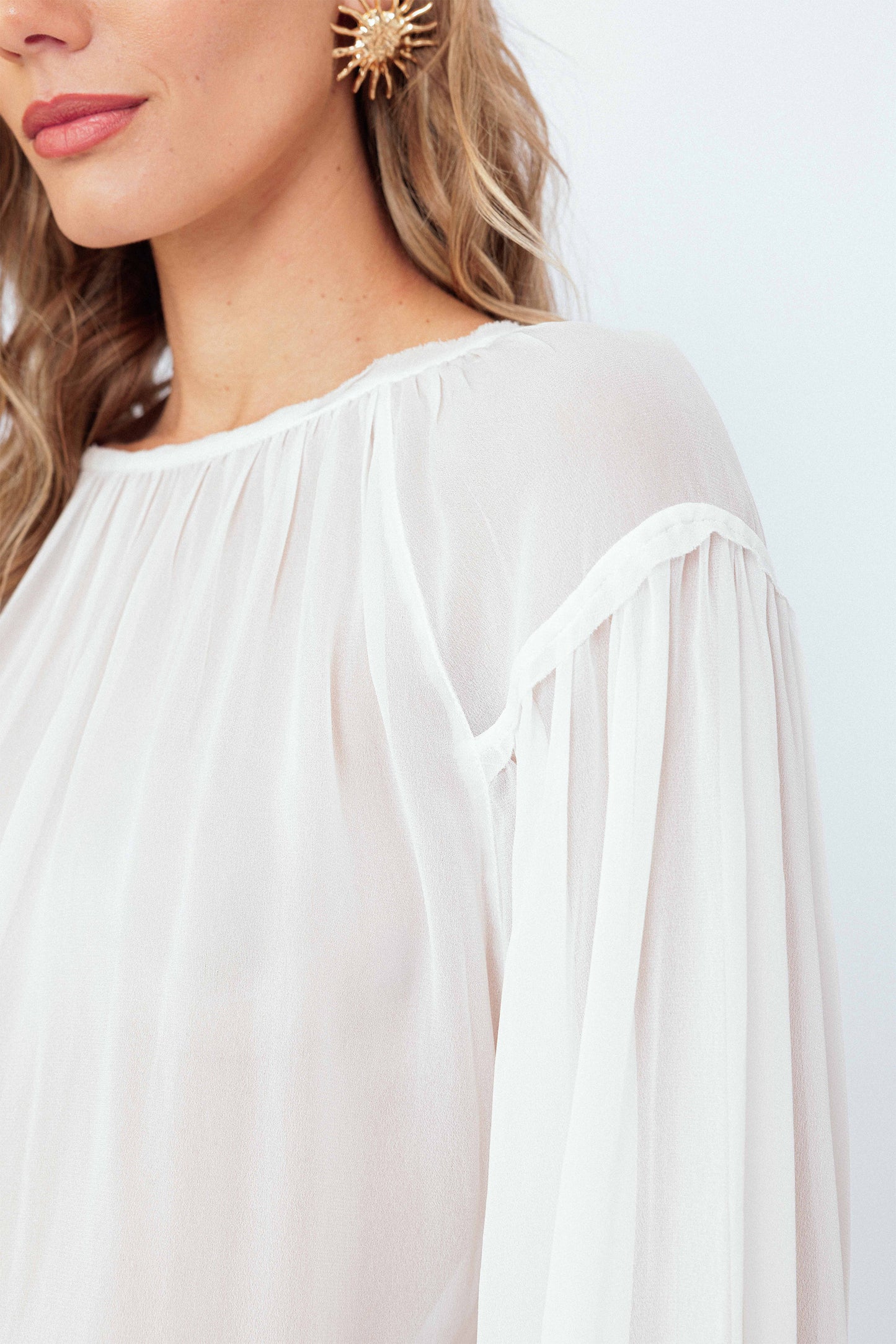 Blusa Manga Longa Pétalas Off White